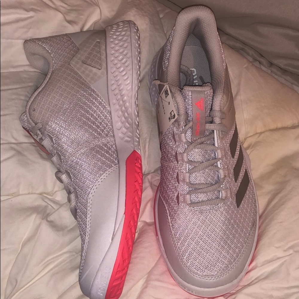 women’s tennis sneaker adidas new with tags